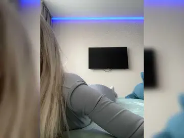 Lovensesgirl  live sex cam