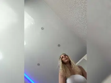 Lovensesgirl  live sex cam