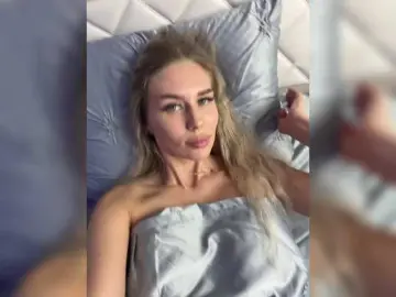 Lovensesgirl  live sex cam
