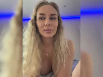 Lovensesgirl  live sex cam