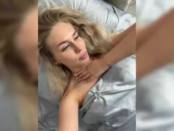 Lovensesgirl  live sex cam