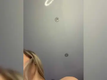 Lovensesgirl  live sex cam