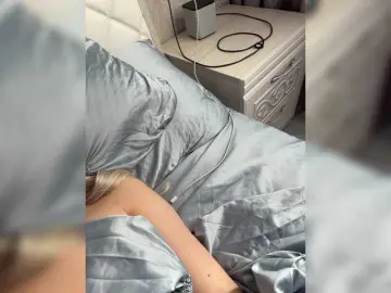 Lovensesgirl  live sex cam