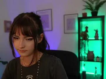 EllaYoung  live sex cam