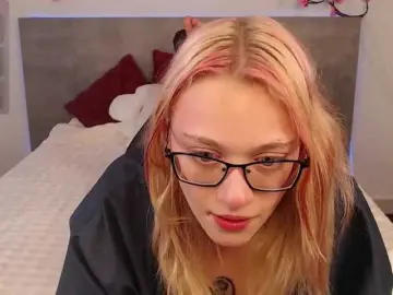 Coraline-bush  live sex cam