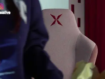 Greedy-Kim5  live sex cam