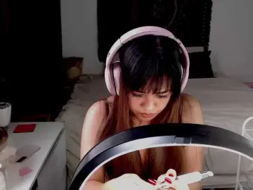 Enticeyou  live sex cam