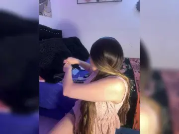 Erika18love  live sex cam