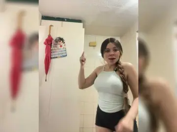 Erika18love  live sex cam