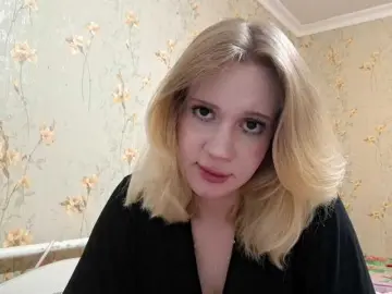 Linafinay  live sex cam