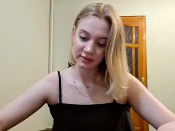 Linafinay  live sex cam