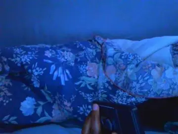 Ebonyslander  live sex cam