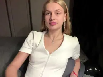 ElliWagemann  live sex cam