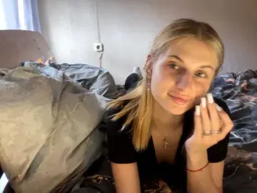 ElliWagemann  live sex cam