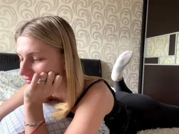 ElliWagemann  live sex cam