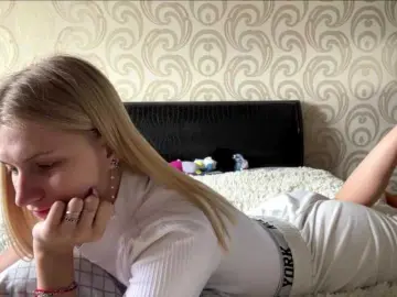 ElliWagemann  live sex cam
