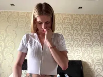 ElliWagemann  live sex cam