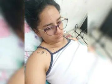 Girl-tits  live sex cam