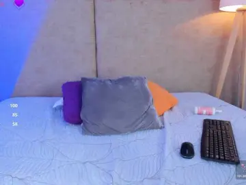 Kyraaa  live sex cam