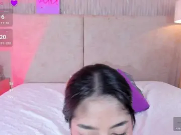 Kyraaa  live sex cam