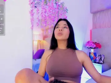 Kyraaa  live sex cam