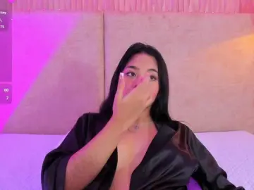 Kyraaa  live sex cam