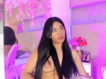 Kyraaa  live sex cam