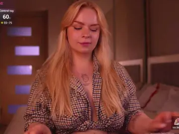 LisaLove4  live sex cam