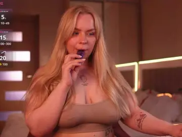 LisaLove4  live sex cam