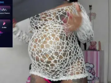 BrownieWithMilk  live sex cam