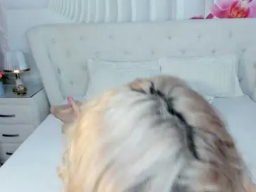 HottieSweetBritney  live sex cam