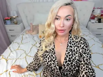 HottieSweetBritney  live sex cam