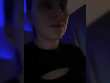 ISKRAKATYA  live sex cam
