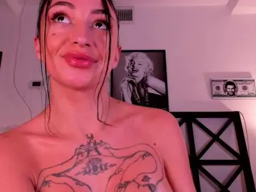 LunaMystyque  live sex cam