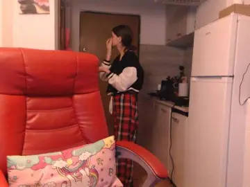 Simyhvn  live sex cam