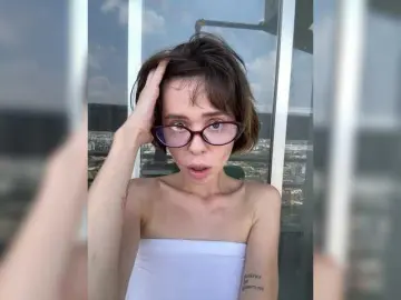 Thechloee  live sex cam