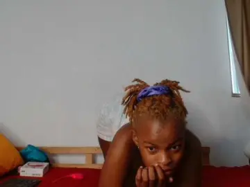 BlondQ2003  live sex cam