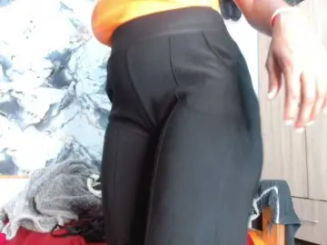 BlondQ2003  live sex cam