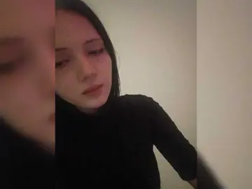 KRISTARI  live sex cam