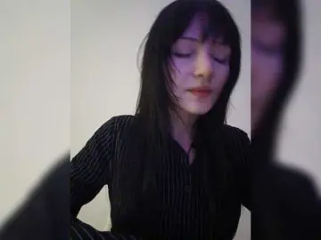 KRISTARI  live sex cam