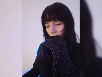 KRISTARI  live sex cam