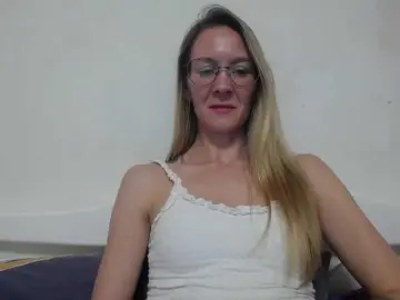 Melody121  live sex cam