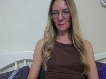 Melody121  live sex cam