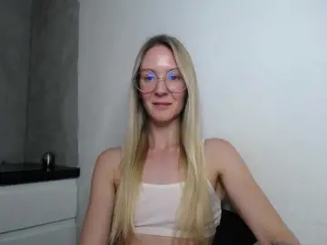 Melody121  live sex cam