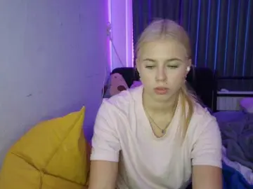 PeggyStreitnatter  live sex cam