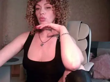 RoxolanaNiks  live sex cam