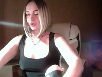 RoxolanaNiks  live sex cam