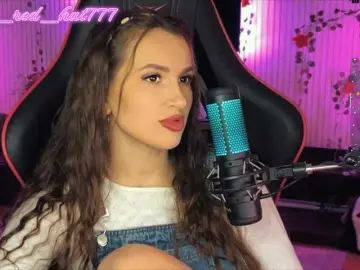 Supergirl7771  live sex cam