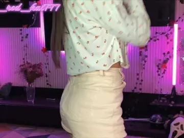 Supergirl7771  live sex cam