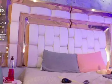 Valkiriamoore  live sex cam